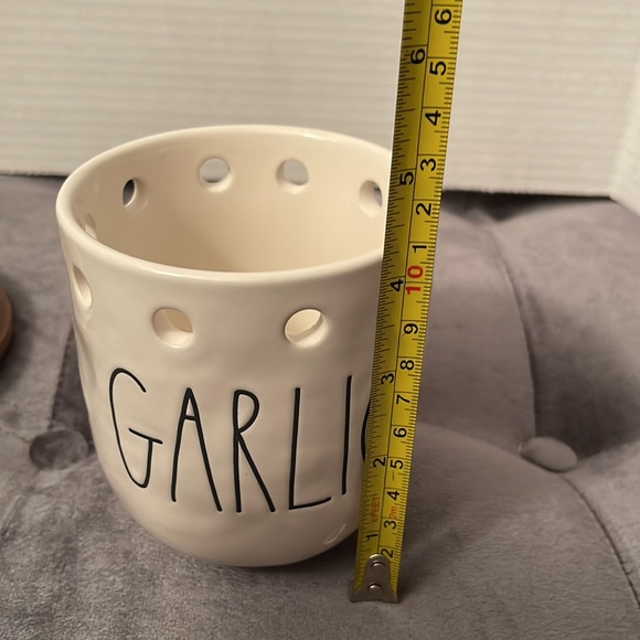 Rae Dunn GARLIC Canister - Picture 8 of 8